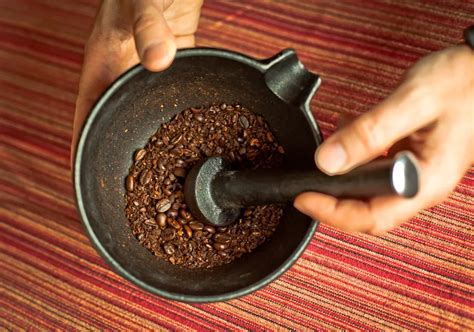 The Art of Grinding: Selecting and Grinding the Ideal Coffee Beans