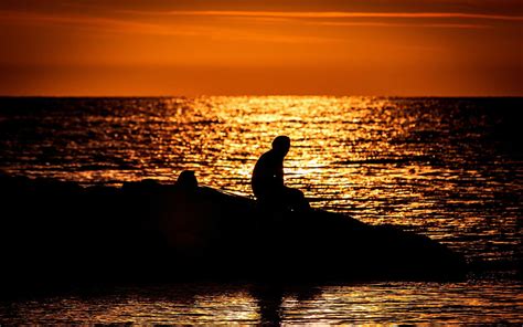 The Connection between Forsaking at the Ocean and Feelings of Solitude