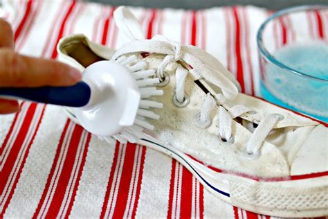 The Dos and Don'ts of Cleaning Canvas and Fabric Shoes