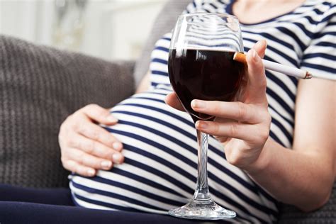 The Emotional Impact of Pregnancy and Alcohol-related Dreams