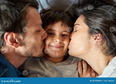 The Enchantment of Family Smooches: An Exploration of Dreams and Their Significance