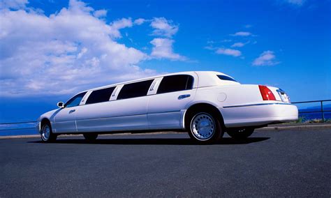 The Ever-Evolving Landscape of Luxury Limousines: Current Trends and Cutting-Edge Innovations