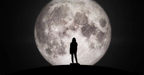 The Impact of the Emerald Moon on Human Emotions and Dreams