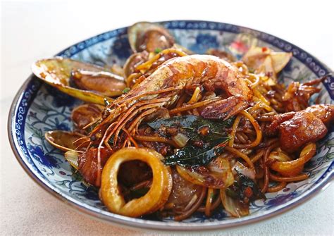 The Influence of Chinese Noodles in International Cuisine: Fusion and Adaptations