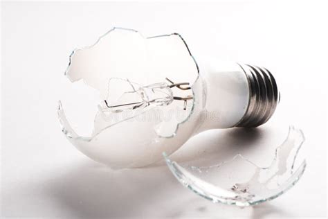 The Meaning Behind a Cracked Light Bulb in One's Dreams