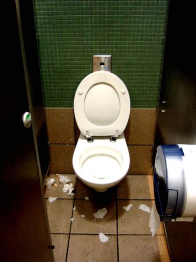 The Psychological Impact: How Unclean Restrooms Affect Our Well-being