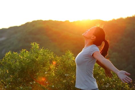 The Psychology of Golden Surroundings: How Immersing Yourself in Opulence Can Affect Your Overall Well-being