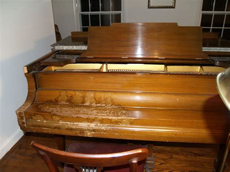 The Significance of a Damaged Grand Piano in Oneirology