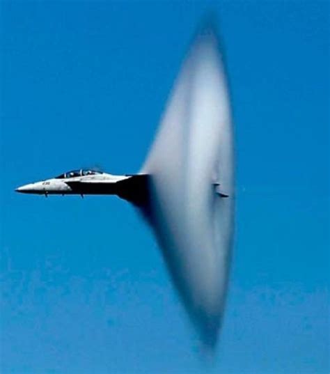 The World's Fastest Jets: Breaking the Sound Barrier