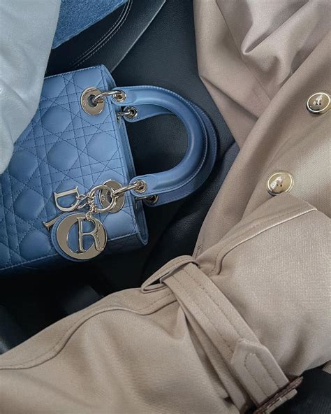 Timeless Sophistication and Enduring Charm: Discover the Allure of a Classic Designer Handbag