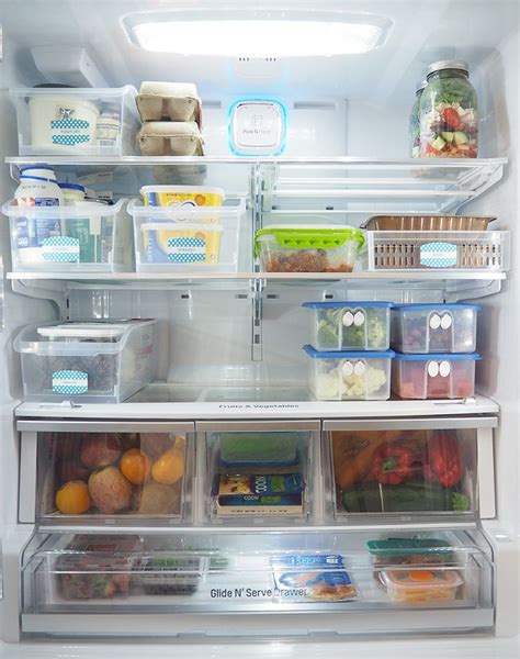 Tips for Decoding and Comprehending Dreams Involving Tidying a Refrigerator