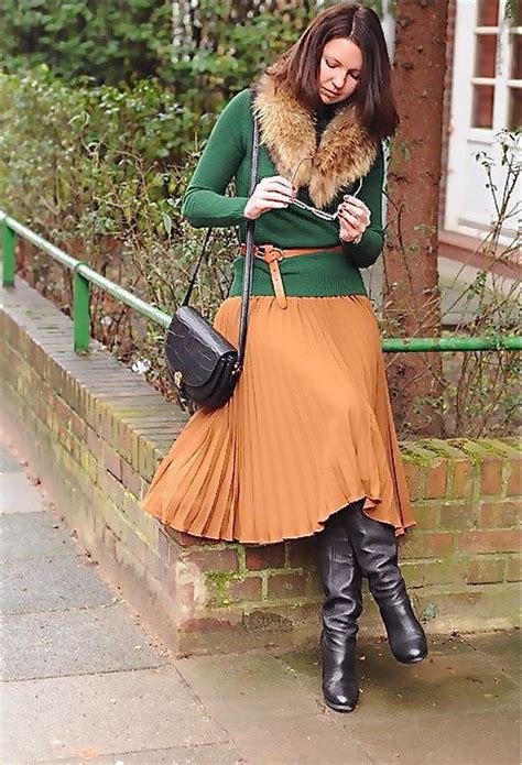 Transforming Your Look: Discover the Versatility of a Brown Skirt