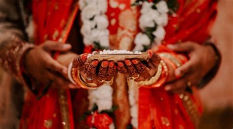 Uncovering the Historical Origins of Bunch Tossing Ritual in Matrimonial Celebrations