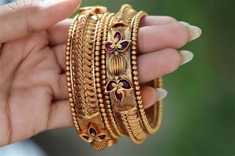 Understanding the Symbolism and Importance of Gold Bangles