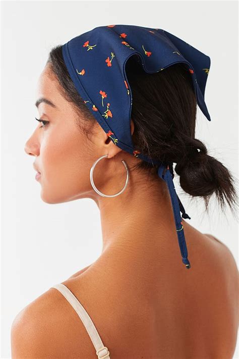 Unleash Your Personal Style with Bandanas: A Must-Have Fashion Accessory